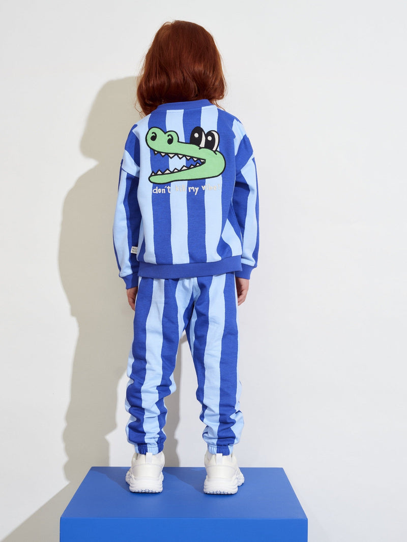 Ripple bomber jacket with applique