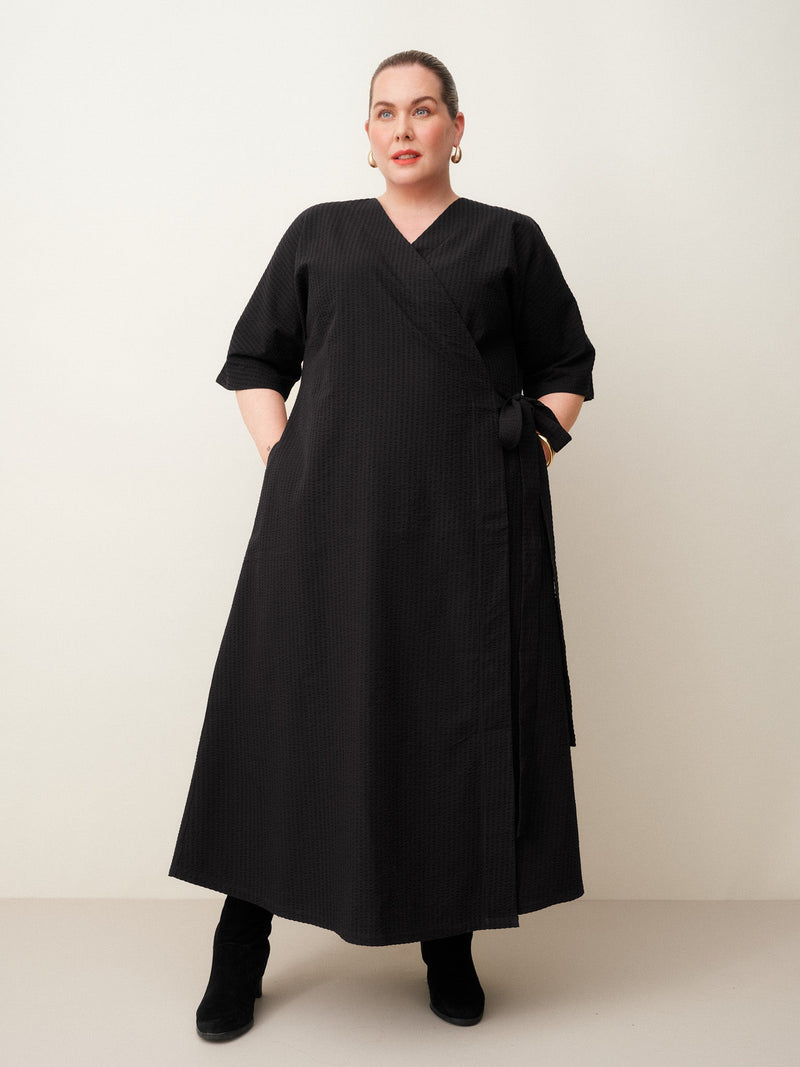 Ava Wrap Dress in Textured Seersucker, Black