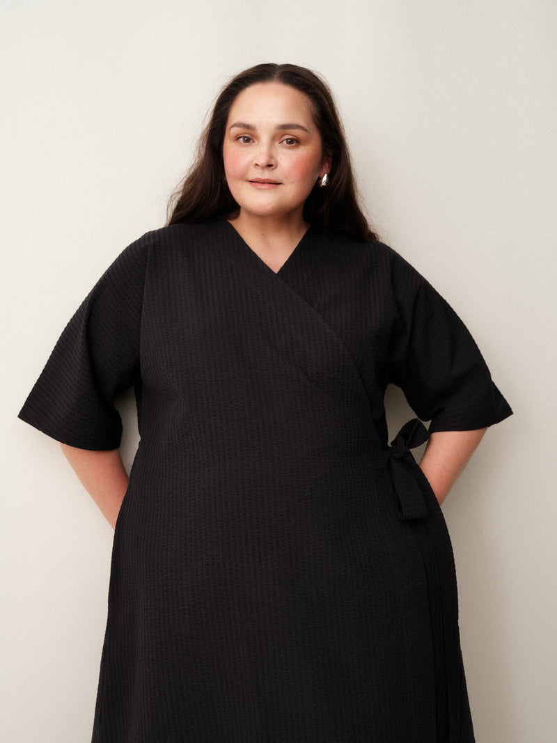 Ava Wrap Dress in Textured Seersucker, Black