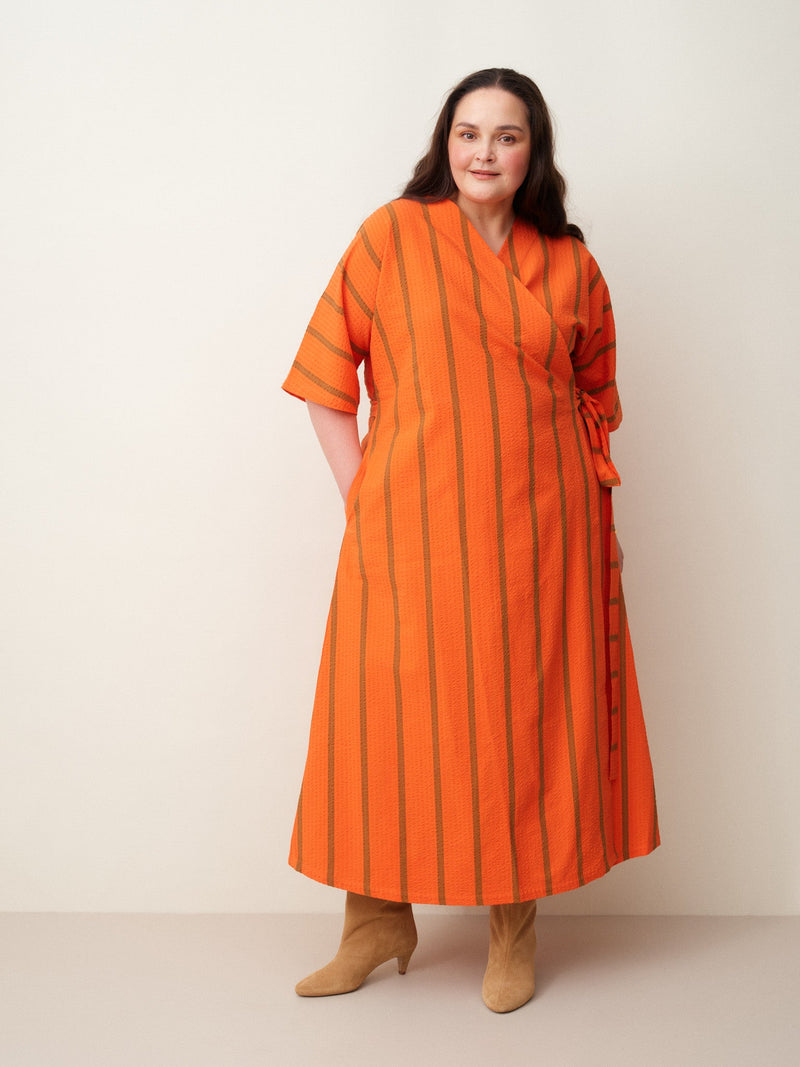 Ava Wrap Dress in Textured Seersucker, Scarlett