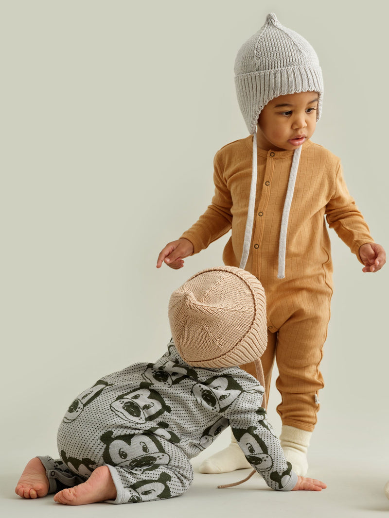 Pointy Beanie with Straps, pearl grey